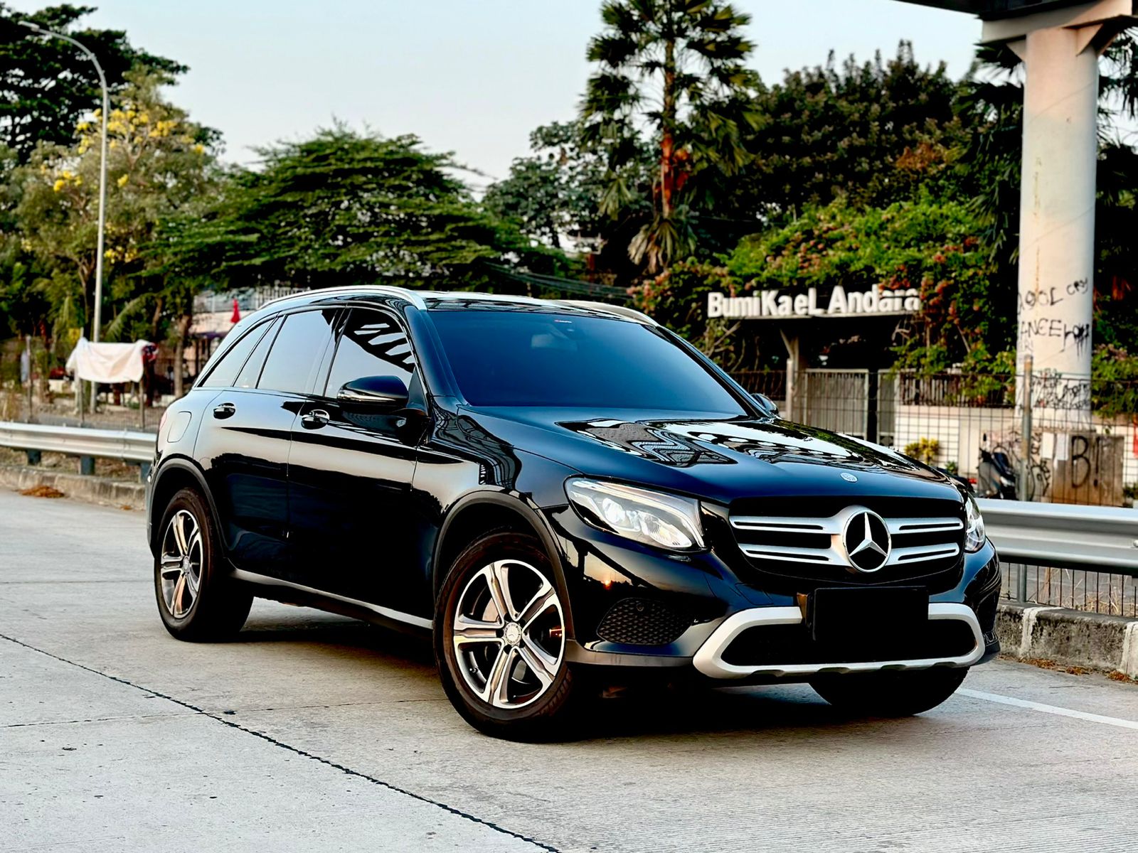 2017 Mercedes Benz GLC-Class 250 Exclusive Bekas 2017 Mercedes Benz GLC-Class 250 Exclusive Bekas