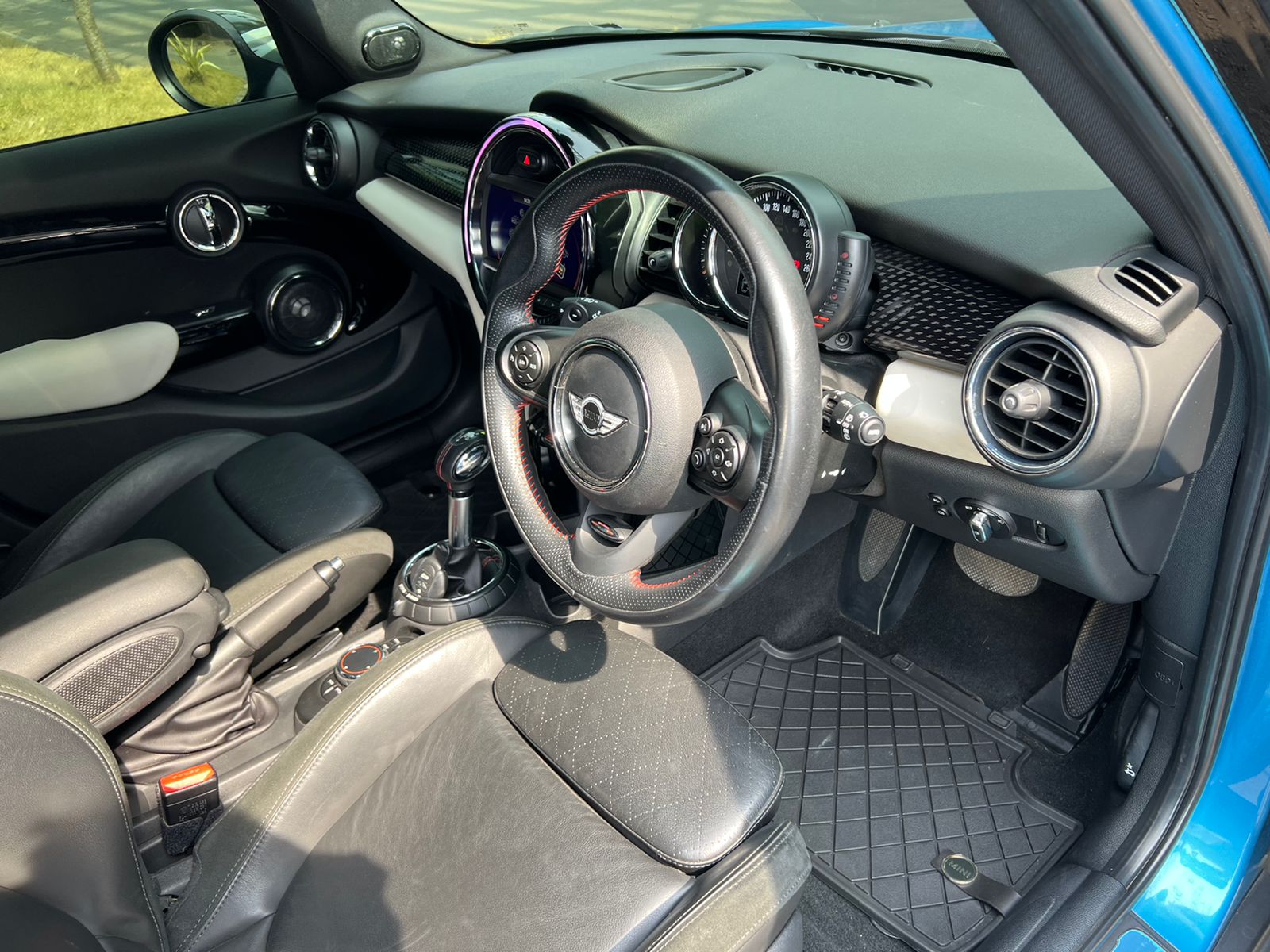 2015 MINI 5-Door  Cooper 2015 MINI 5-Door  Cooper