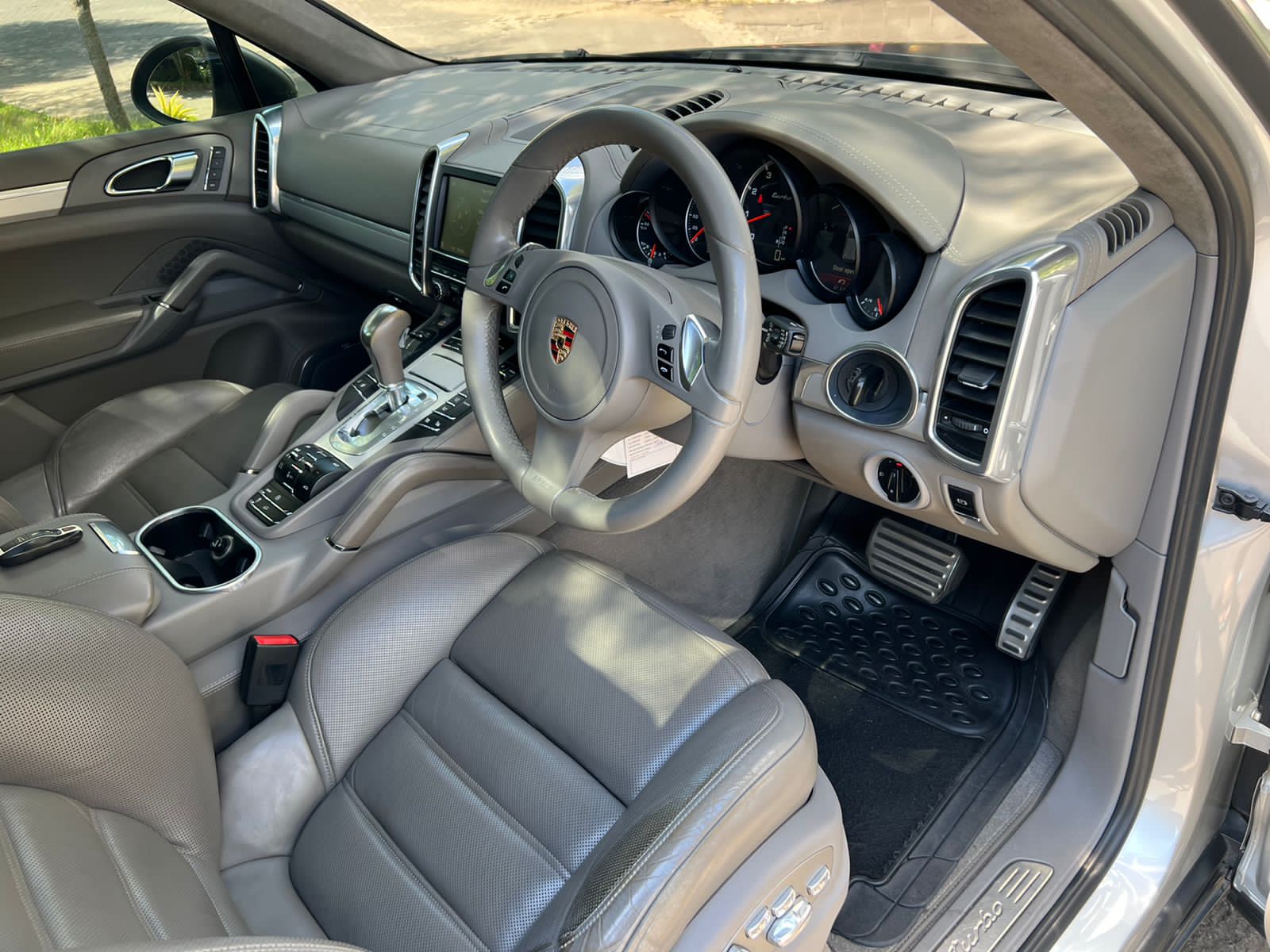 2010 Porsche Cayenne 4.8 AT 2010 Porsche Cayenne 4.8 AT