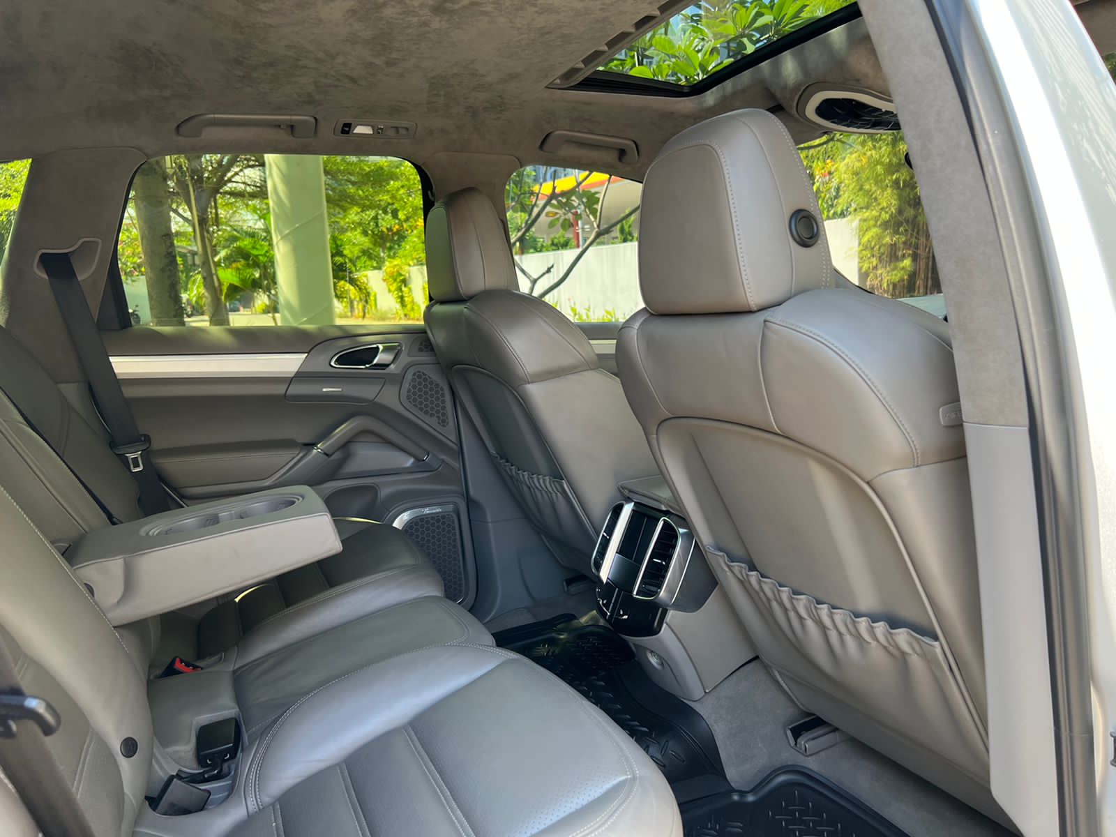 2010 Porsche Cayenne 4.8 AT 2010 Porsche Cayenne 4.8 AT