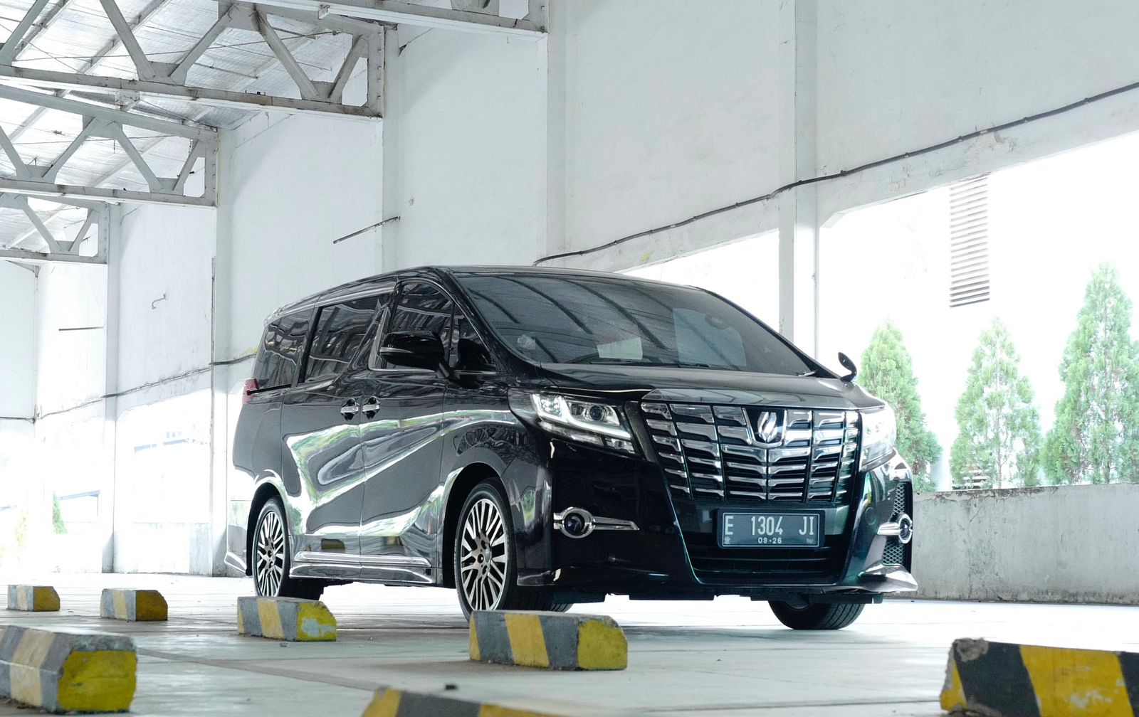 2015 Toyota Alphard  2.5L SC Premium Sound