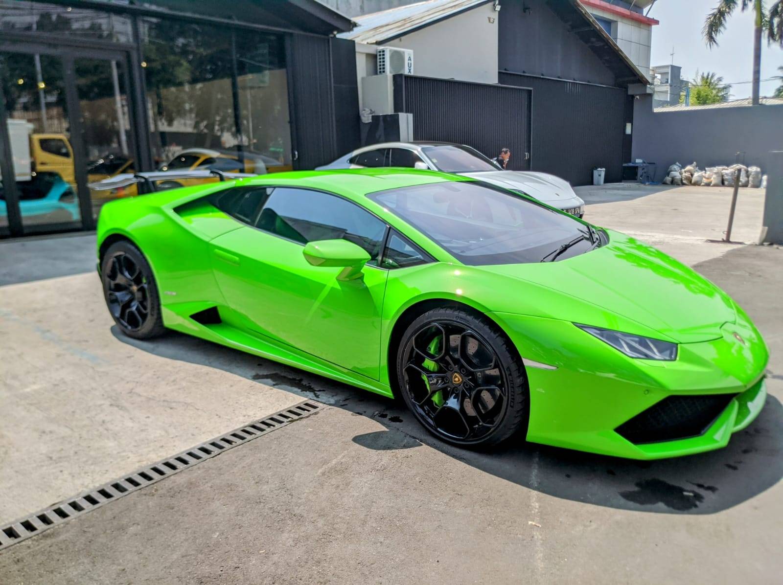 Lamborghini Verde Mantis