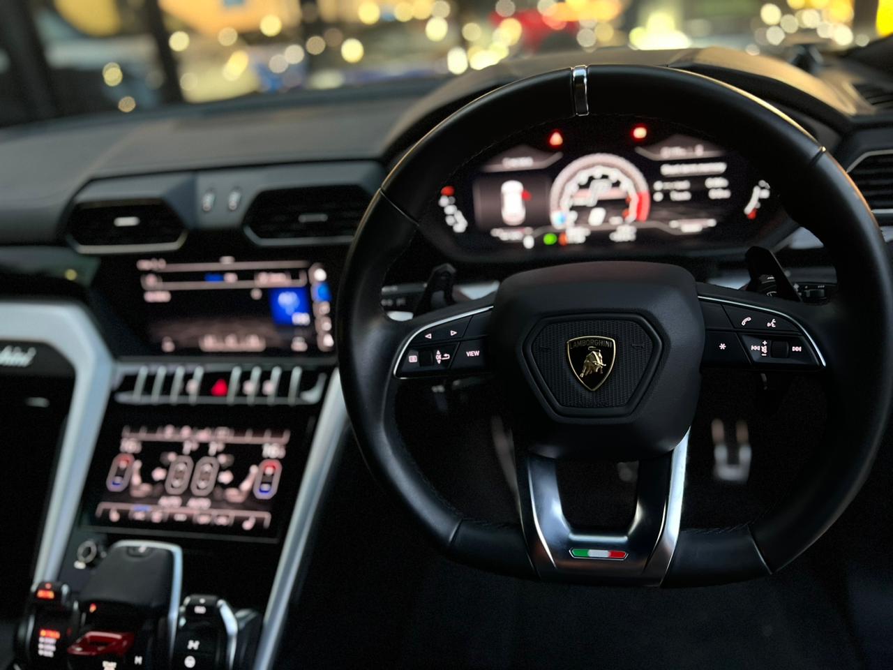 2019 Lamborghini Urus SE 2019 Lamborghini Urus SE