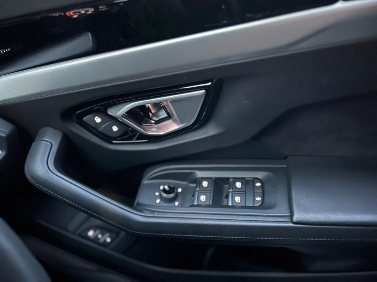 2019 Lamborghini Urus SE 2019 Lamborghini Urus SE