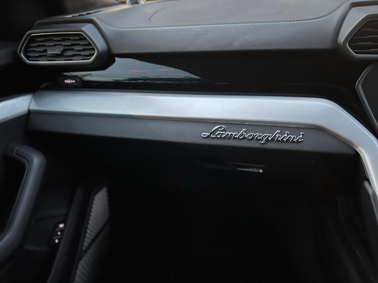 2019 Lamborghini Urus SE 2019 Lamborghini Urus SE