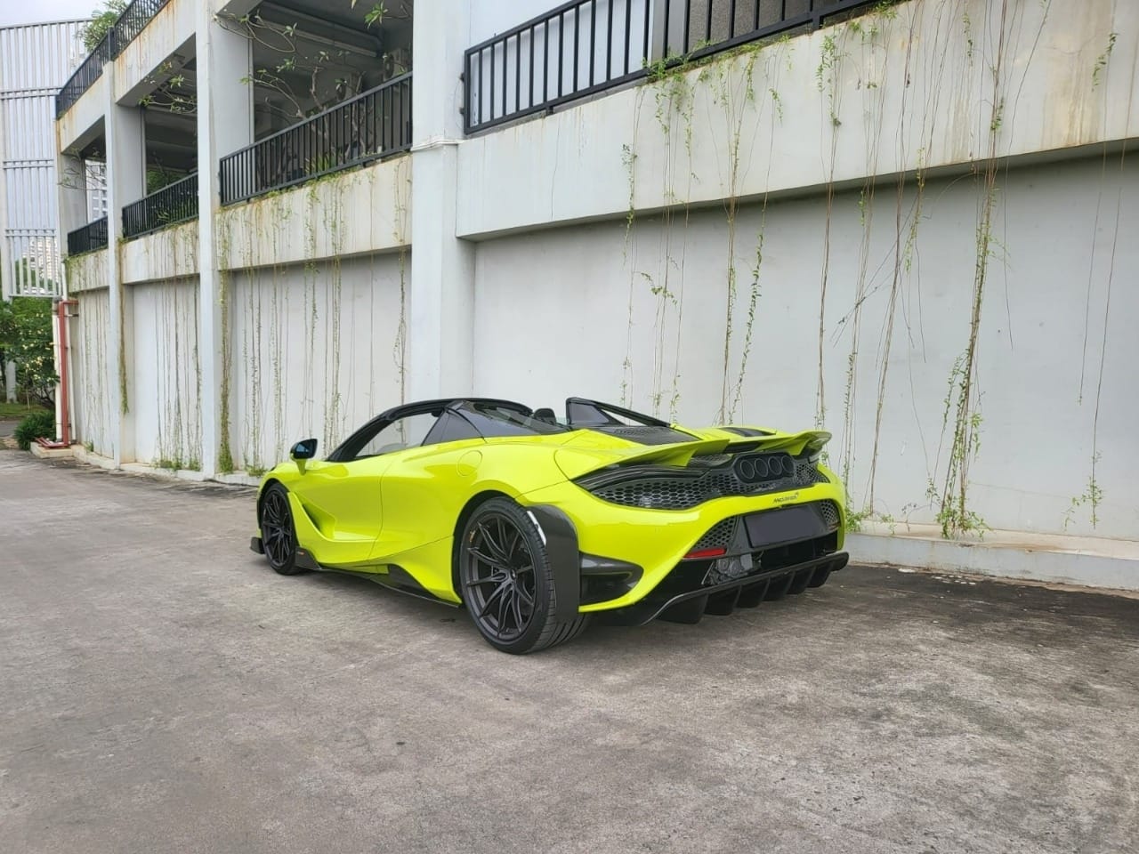 2022 Mclaren 765LT Spider 4.0L V8 2022 Mclaren 765LT Spider 4.0L V8