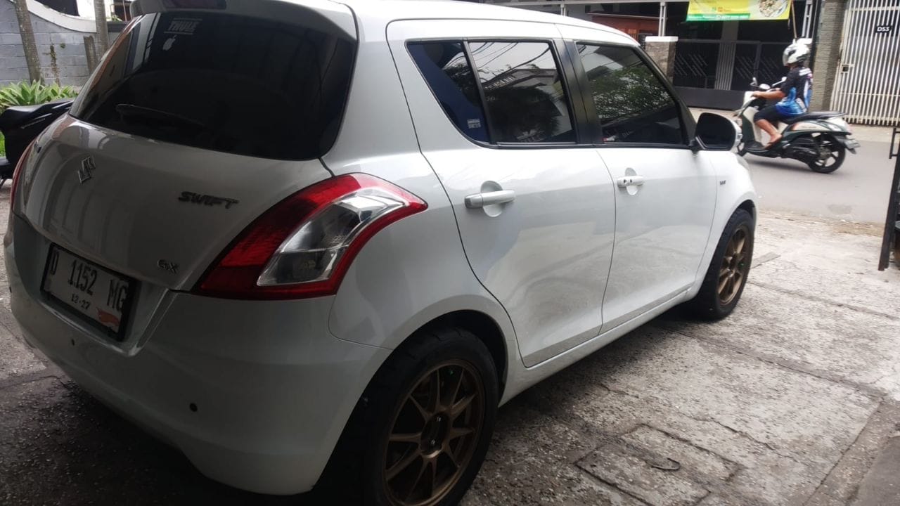 2012 Suzuki Swift 2012 Suzuki Swift