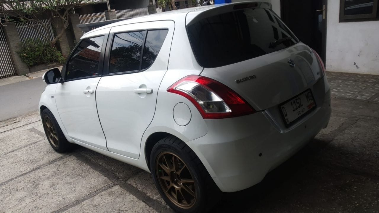 2012 Suzuki Swift 2012 Suzuki Swift