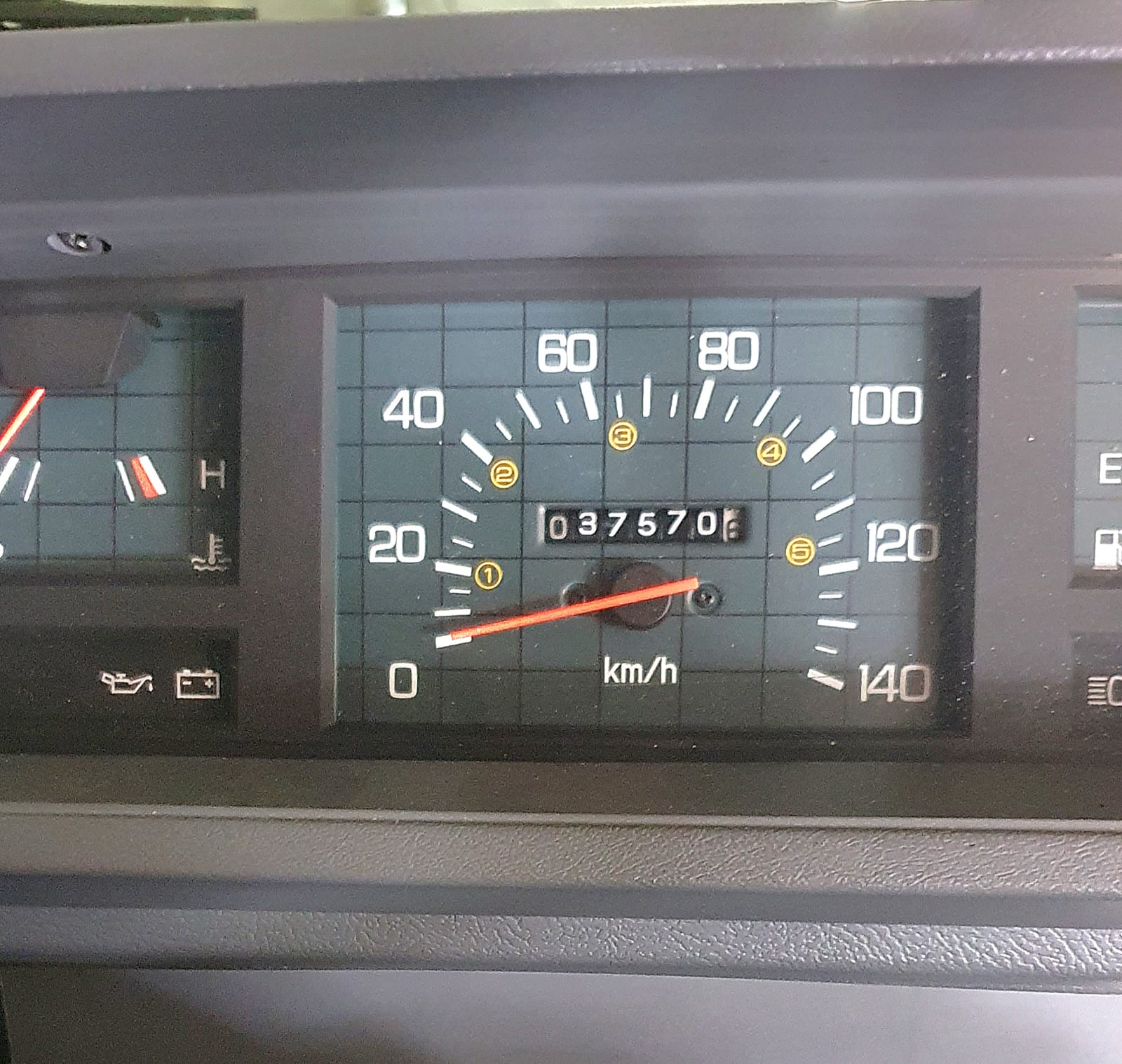 2018 Mitsubishi L300 2018 Mitsubishi L300