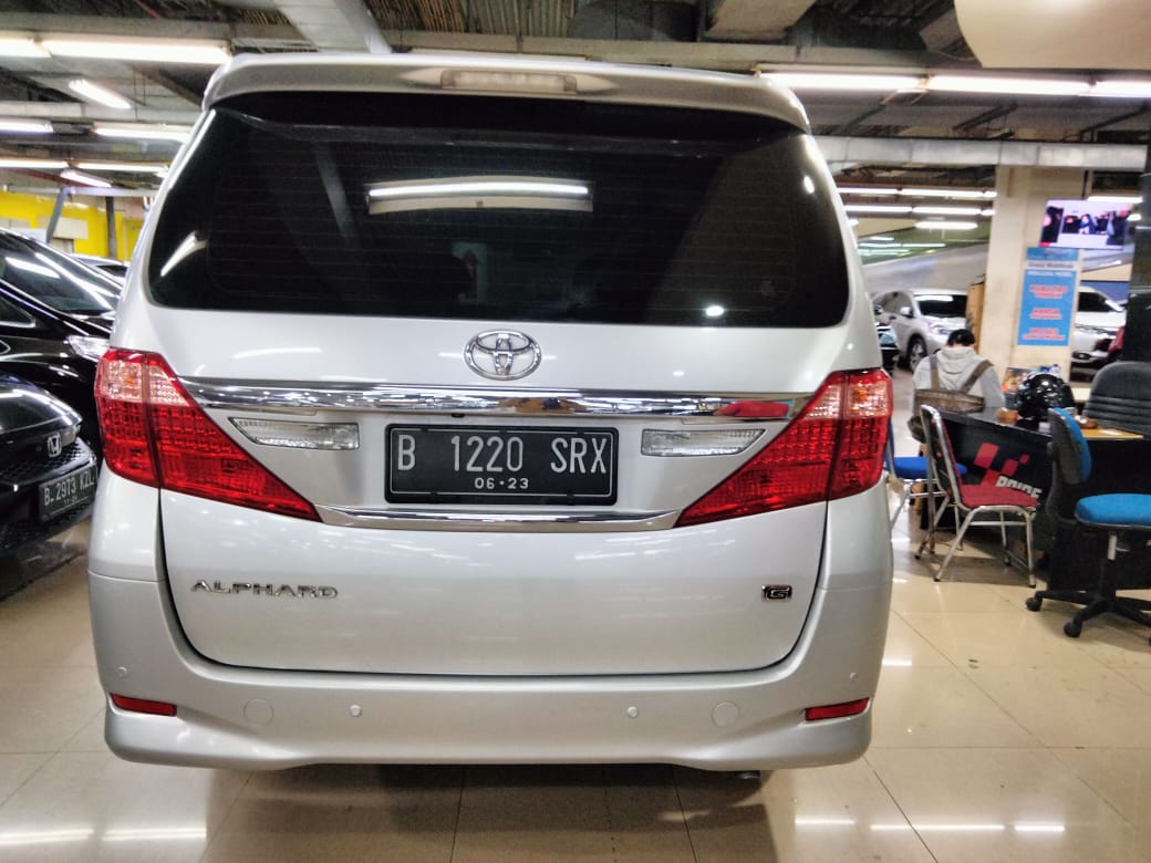 2013 Toyota Alphard 2013 Toyota Alphard