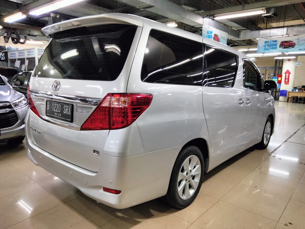 2013 Toyota Alphard 2013 Toyota Alphard