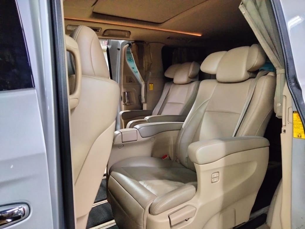 2013 Toyota Alphard 2013 Toyota Alphard