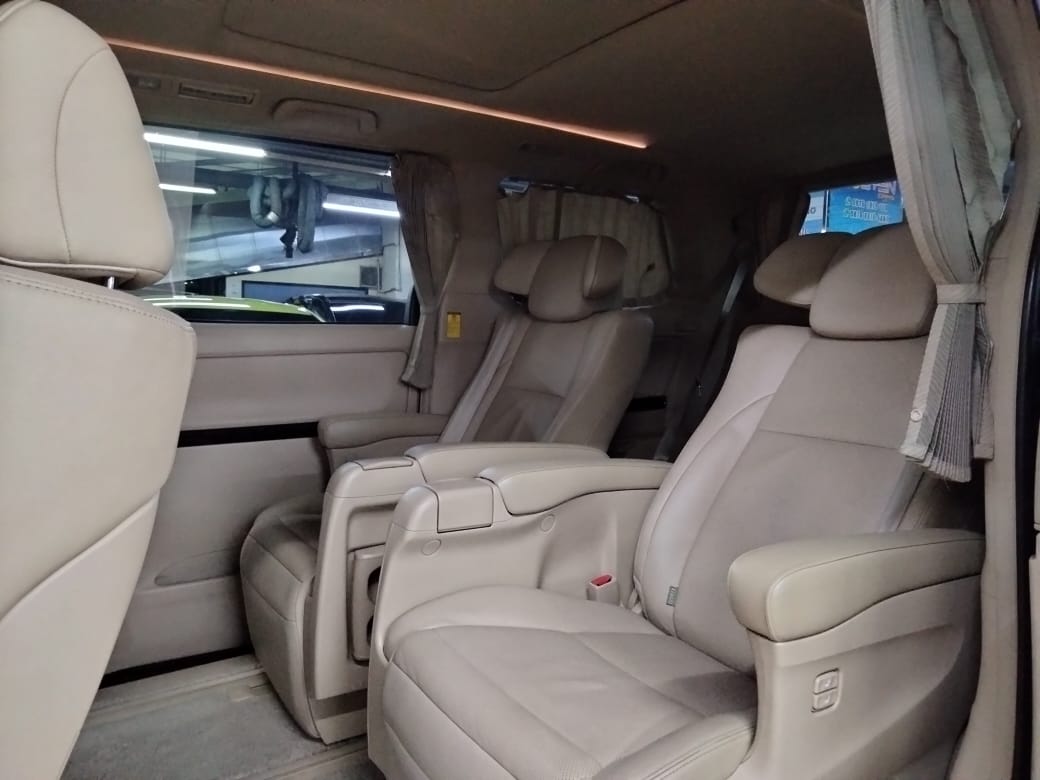 2012 Toyota Alphard 2012 Toyota Alphard