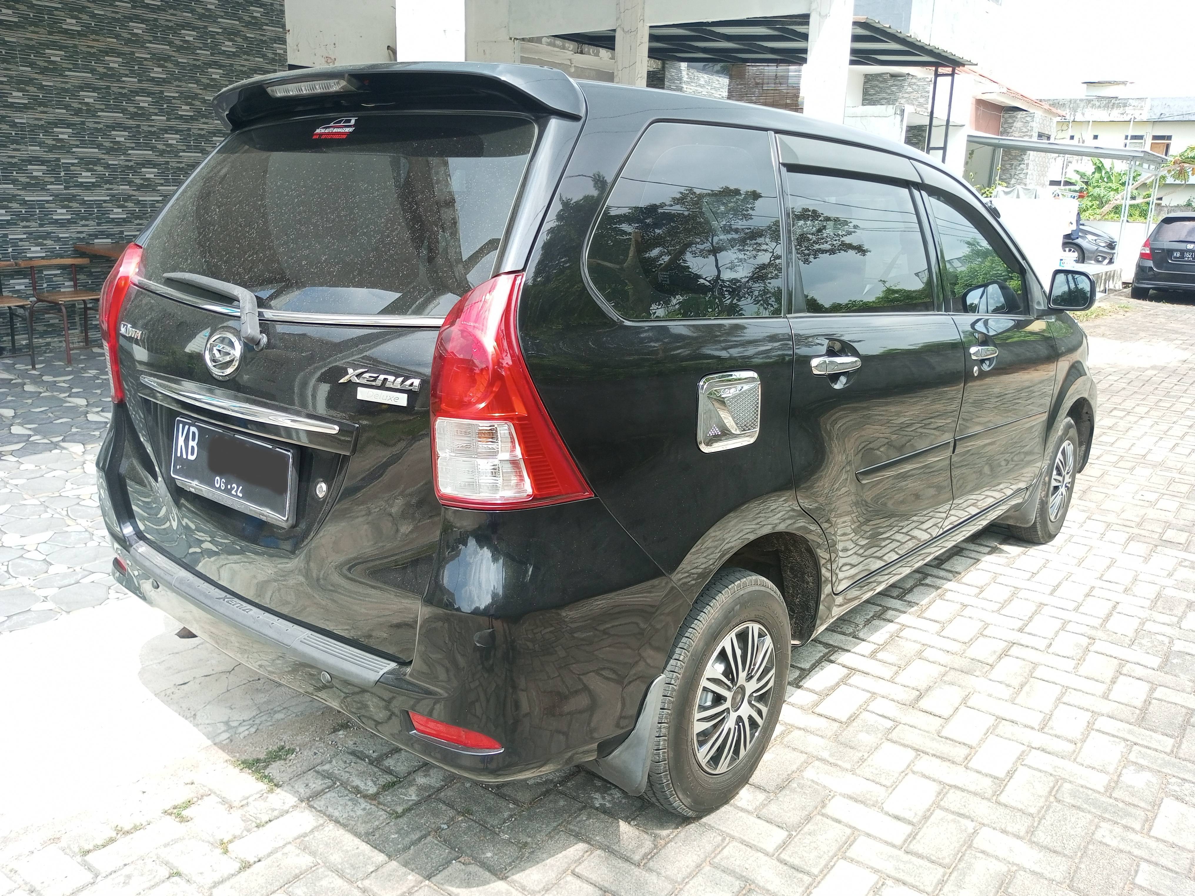 2013 Daihatsu Xenia  1.0 M MT DELUXE 1.0 M MT DELUXE tua
