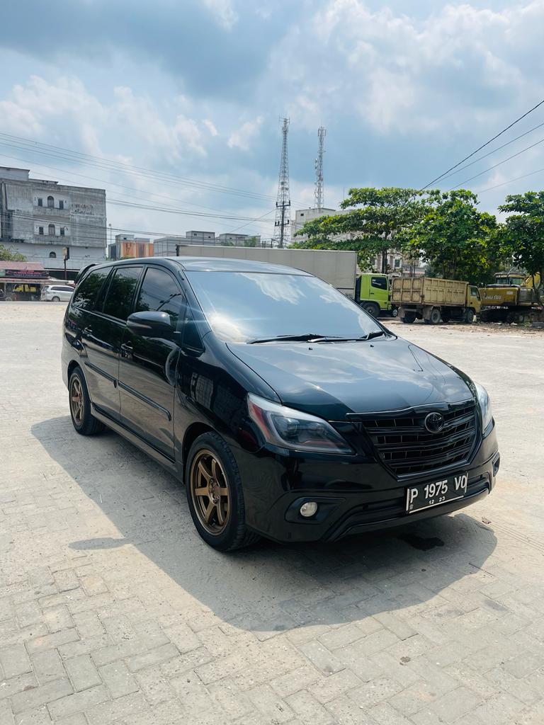 2013 Toyota Kijang Innova 2013 Toyota Kijang Innova