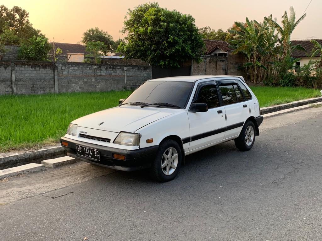 Old 1989 Suzuki Carreta 1 1