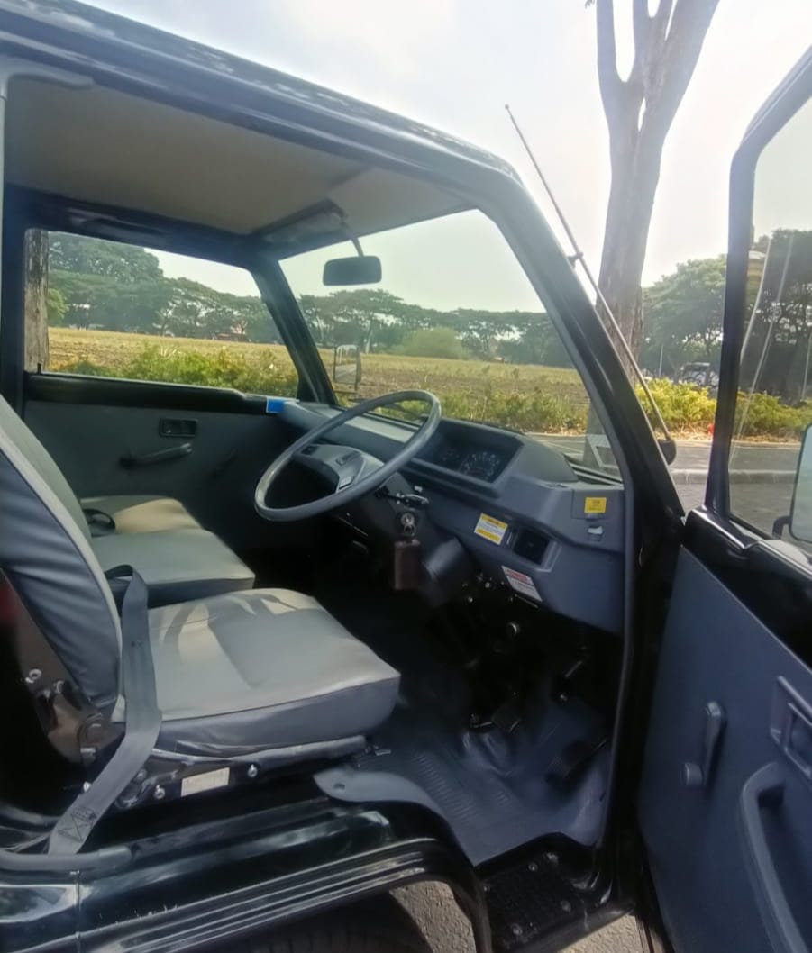 2015 Mitsubishi L300 2015 Mitsubishi L300