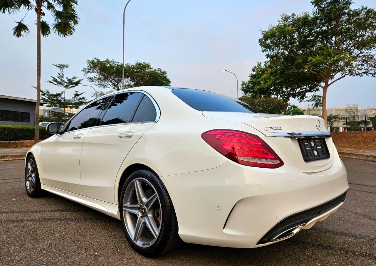 2017 Mercedes Benz C-Class Sedan C 300 AMG Line 2017 Mercedes Benz C-Class Sedan C 300 AMG Line
