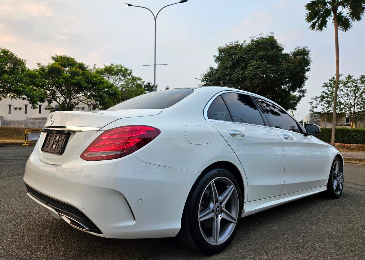 2017 Mercedes Benz C-Class Sedan C 300 AMG Line 2017 Mercedes Benz C-Class Sedan C 300 AMG Line