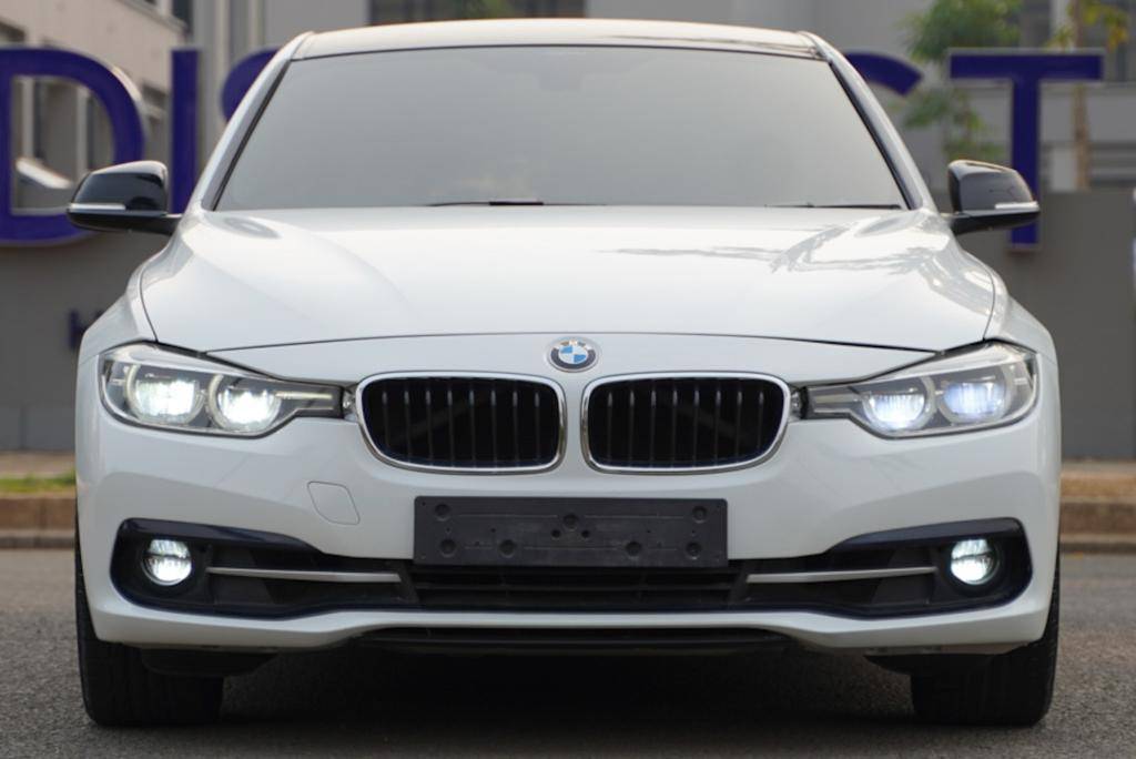 2015 BMW 3 Series Sedan 320i Sport 320i Sport bekas