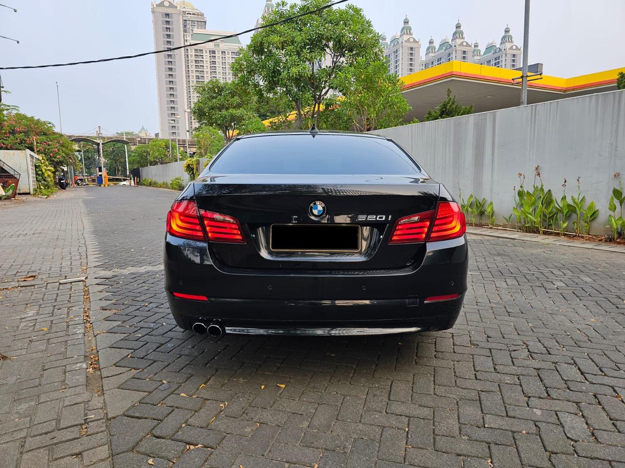 2013 BMW 5 Series Sedan  520i AT 2013 BMW 5 Series Sedan  520i AT