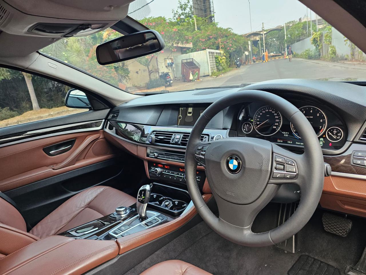 2013 BMW 5 Series Sedan  520i AT 2013 BMW 5 Series Sedan  520i AT