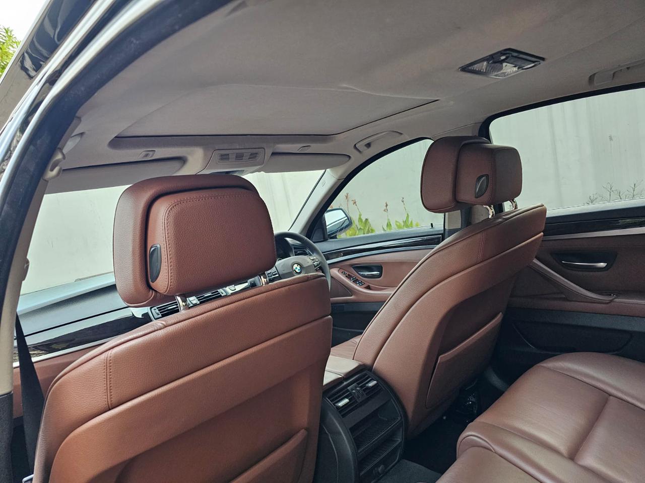 2013 BMW 5 Series Sedan  520i AT 2013 BMW 5 Series Sedan  520i AT