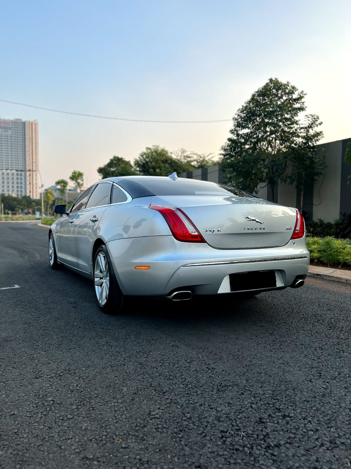 2013 Jaguar XJL 3.0 V6 A/T 2013 Jaguar XJL 3.0 V6 A/T