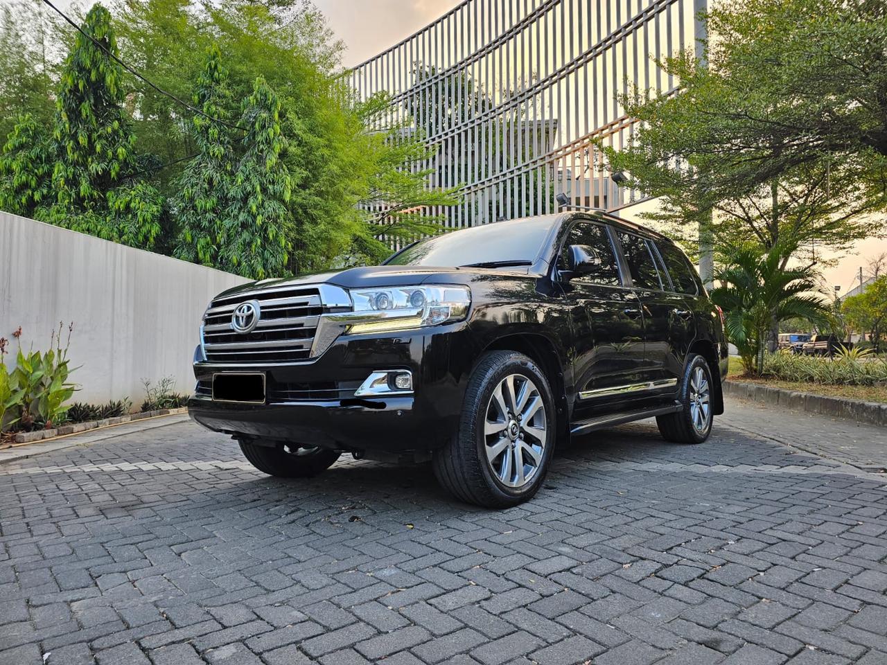 2015 Toyota Land Cruiser VX Grade 2015 Toyota Land Cruiser VX Grade