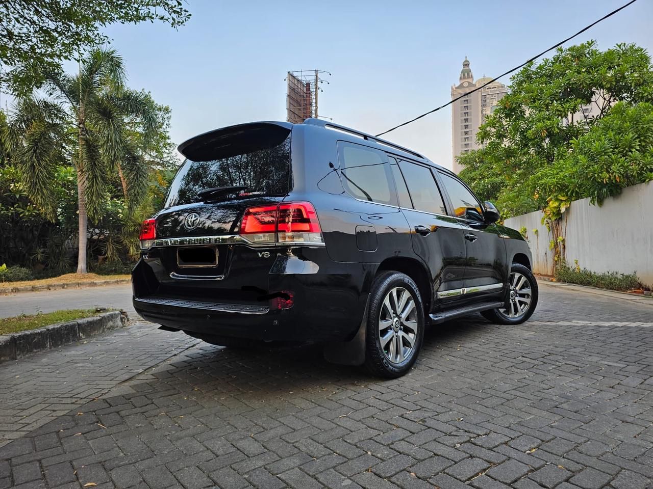 2015 Toyota Land Cruiser VX Grade 2015 Toyota Land Cruiser VX Grade