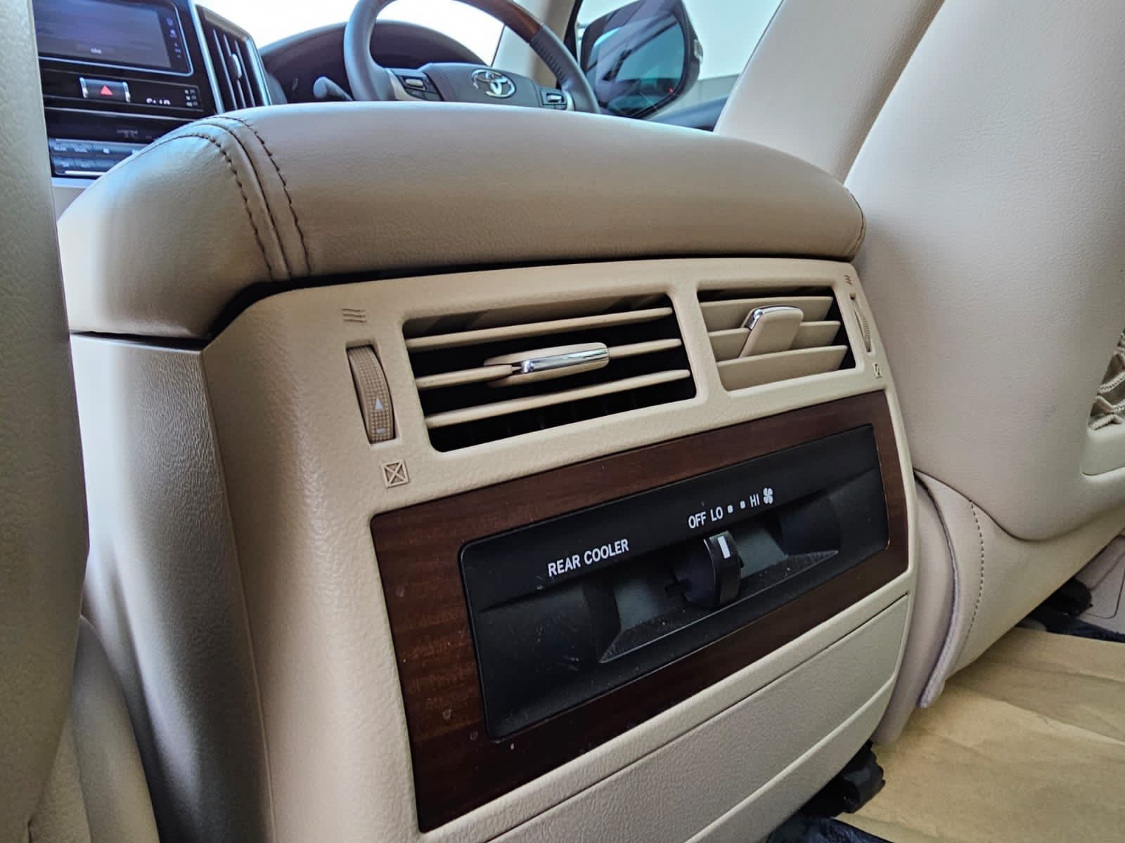 2015 Toyota Land Cruiser VX Grade 2015 Toyota Land Cruiser VX Grade