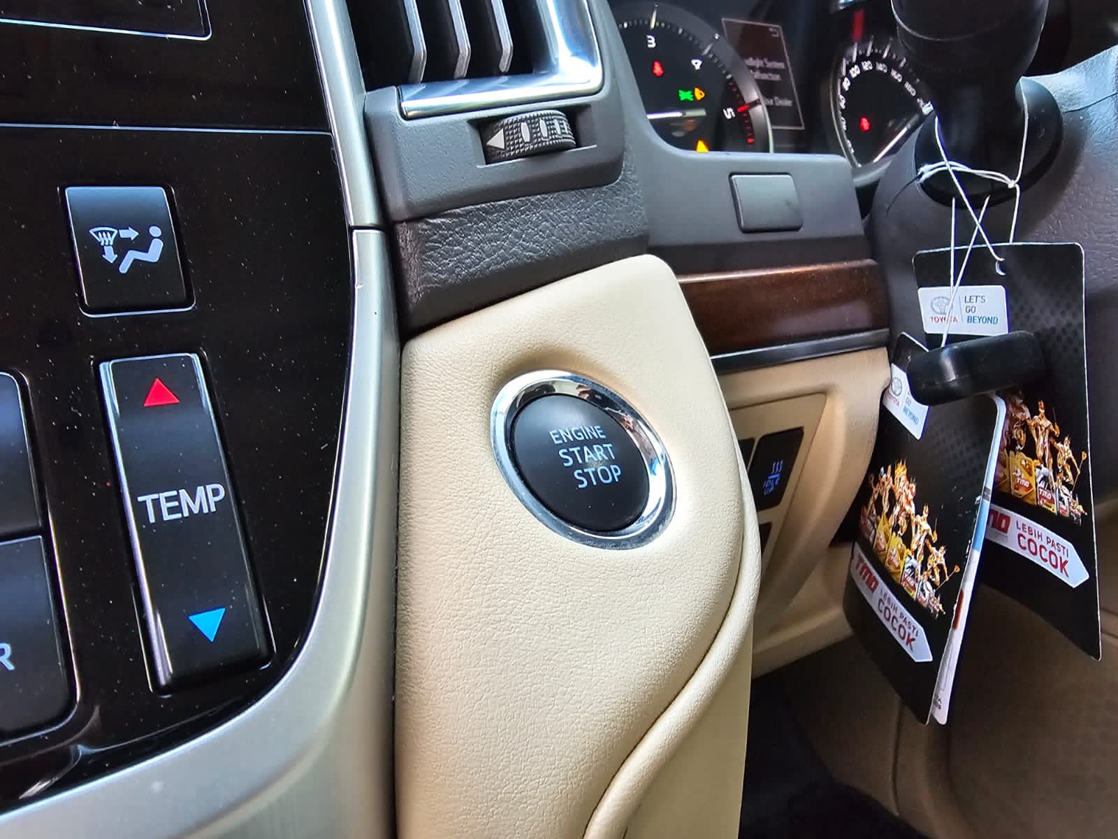 2015 Toyota Land Cruiser VX Grade 2015 Toyota Land Cruiser VX Grade