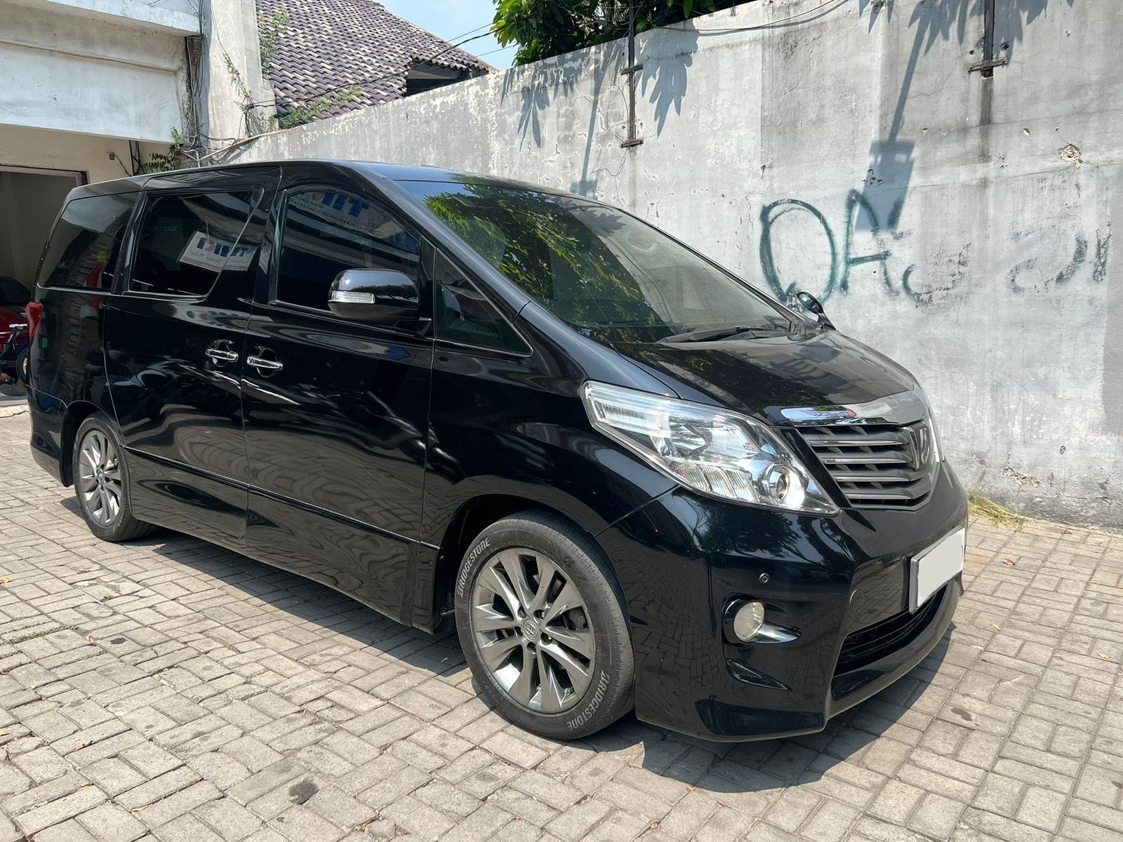 2011 Toyota Alphard  SC 2.4 AT 2011 Toyota Alphard  SC 2.4 AT