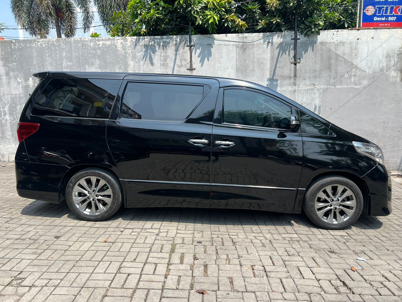 2011 Toyota Alphard  SC 2.4 AT 2011 Toyota Alphard  SC 2.4 AT