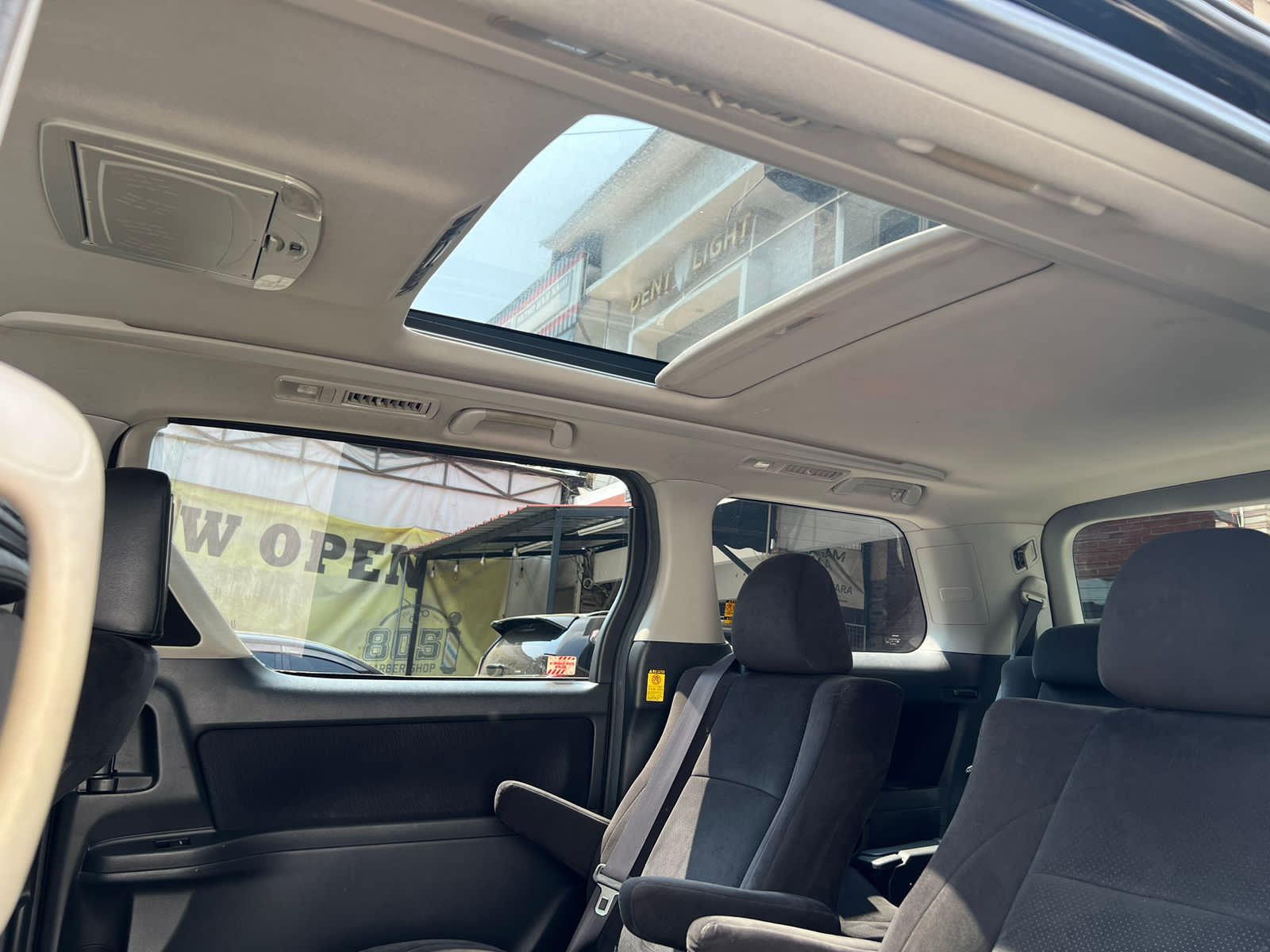 2011 Toyota Alphard  SC 2.4 AT 2011 Toyota Alphard  SC 2.4 AT