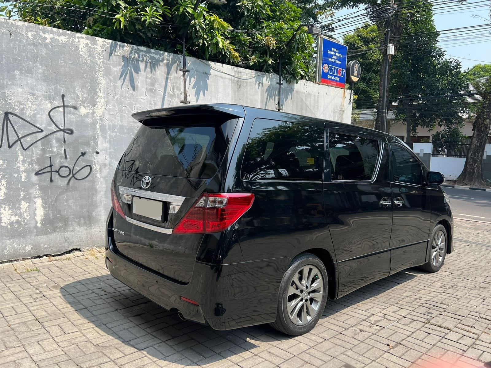 2011 Toyota Alphard  SC 2.4 AT 2011 Toyota Alphard  SC 2.4 AT
