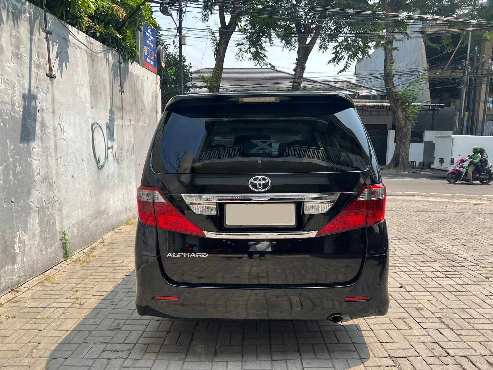 2011 Toyota Alphard  SC 2.4 AT 2011 Toyota Alphard  SC 2.4 AT
