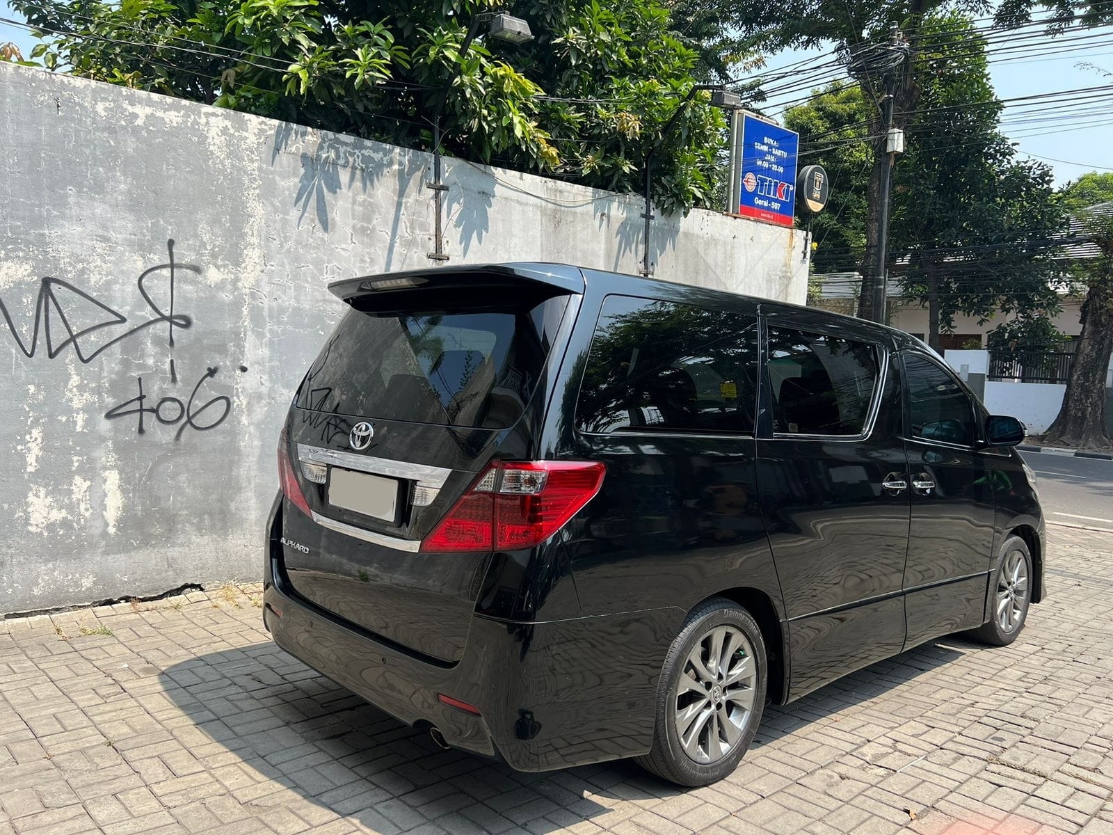 2011 Toyota Alphard  SC 2.4 AT 2011 Toyota Alphard  SC 2.4 AT