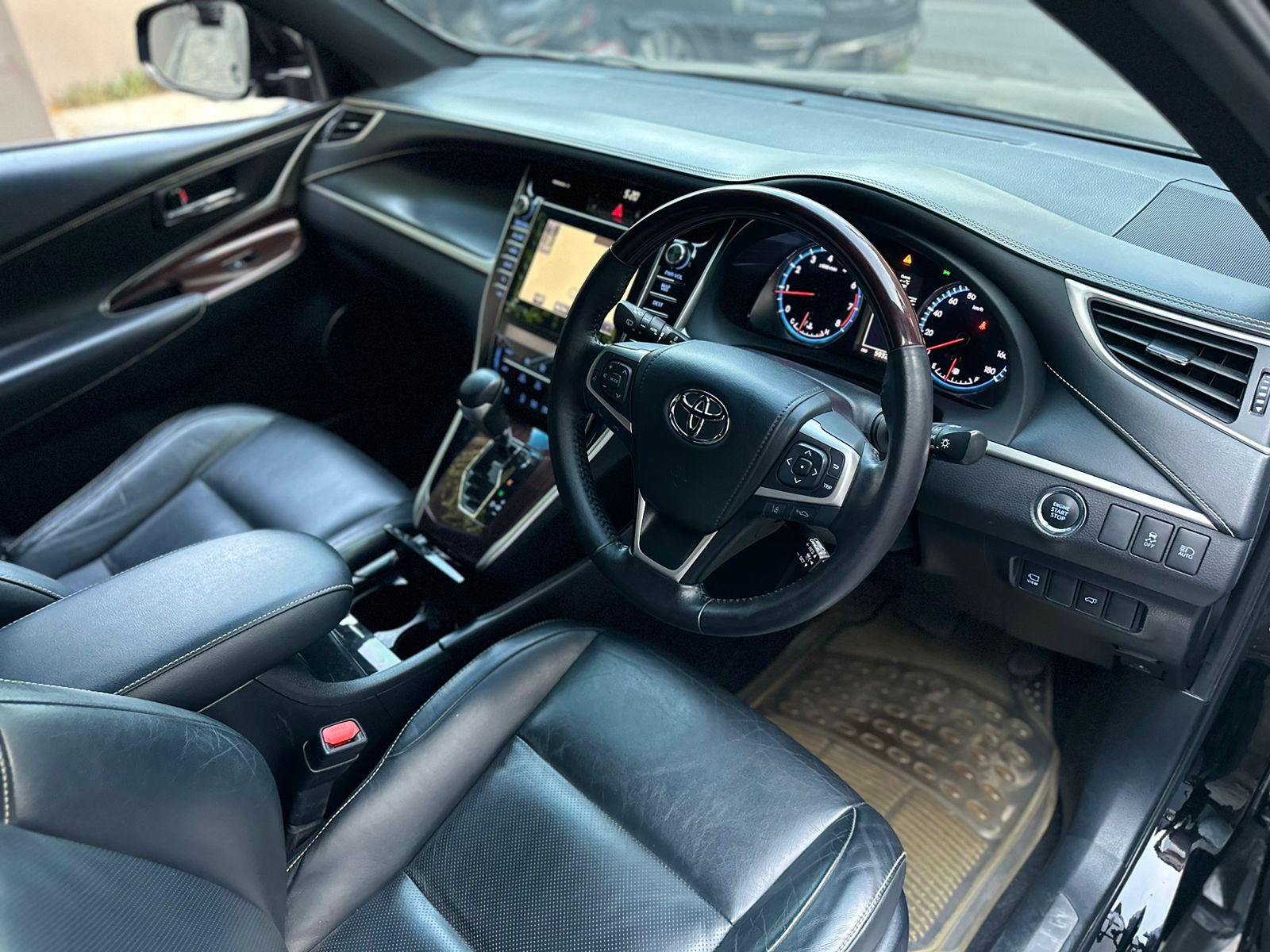 2015 Toyota Harrier 2.0 GS PREMIUM SOUND 2015 Toyota Harrier 2.0 GS PREMIUM SOUND