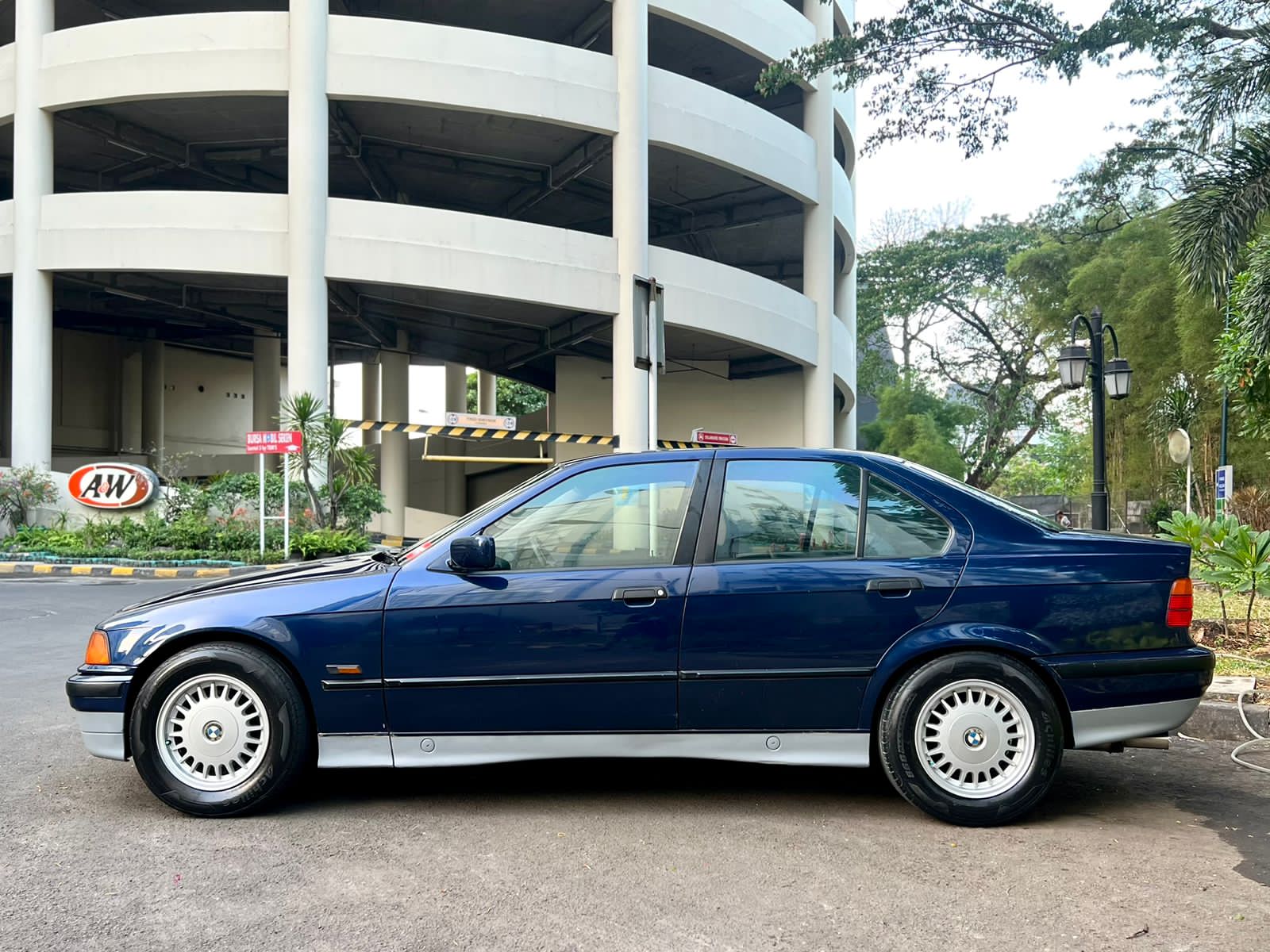 1993 BMW 3 Series Gran Turismo 318d 1993 BMW 3 Series Gran Turismo 318d