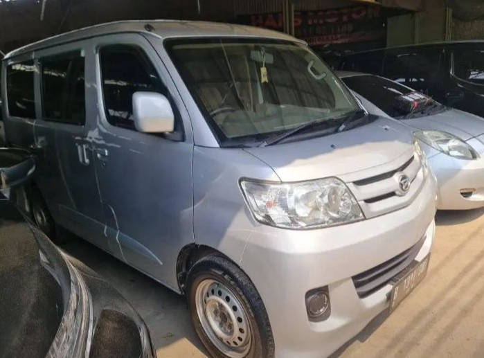 2011 Daihatsu Luxio  1.5 D MT FH 1.5 D MT FH tua