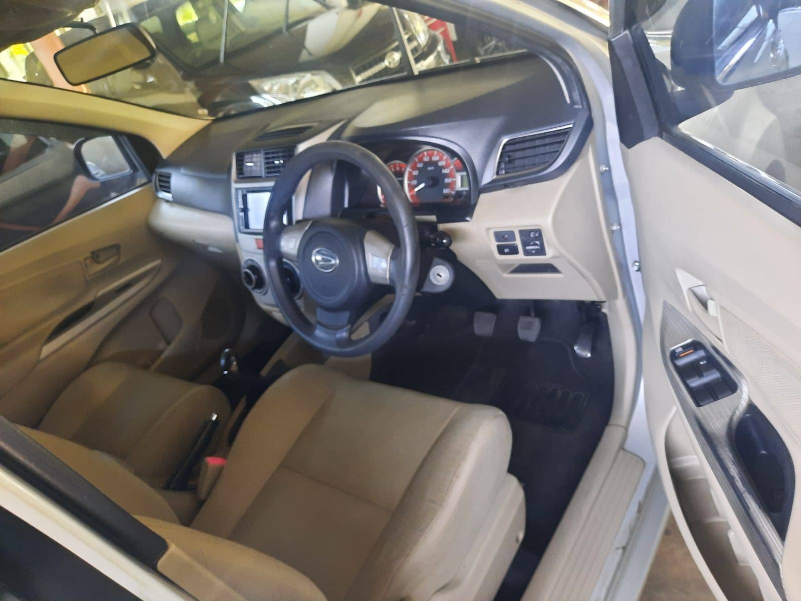 2014 Daihatsu Xenia 1.3 R CVT 1.3 R CVT tua
