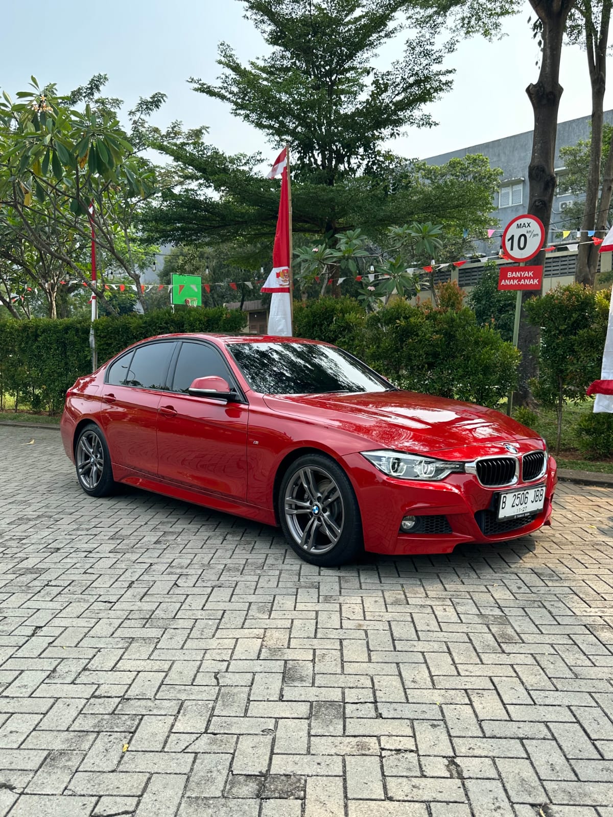 2017 BMW 3 Series Sedan  330i M Sport 2017 BMW 3 Series Sedan  330i M Sport