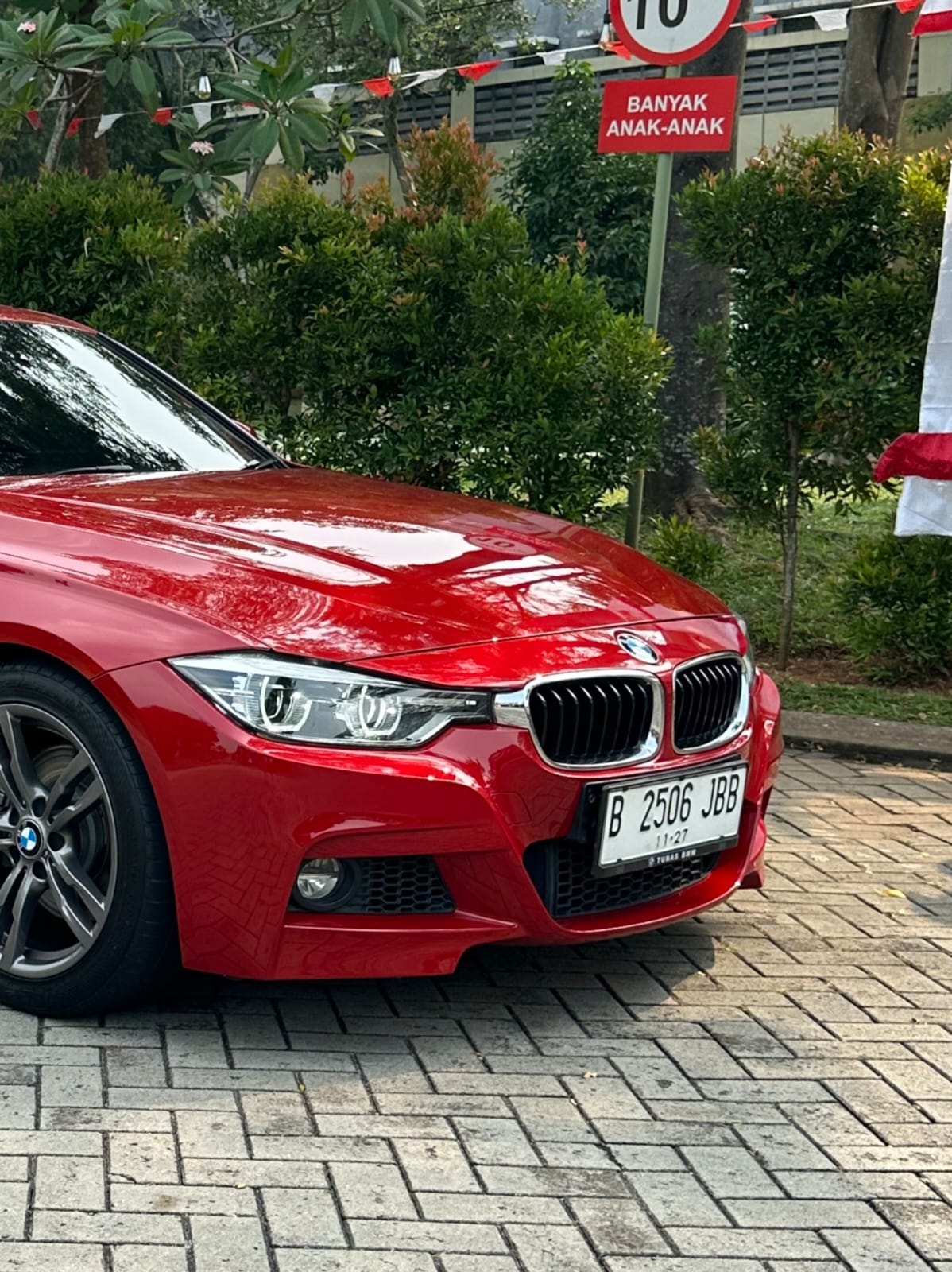 2017 BMW 3 Series Sedan  330i M Sport 2017 BMW 3 Series Sedan  330i M Sport