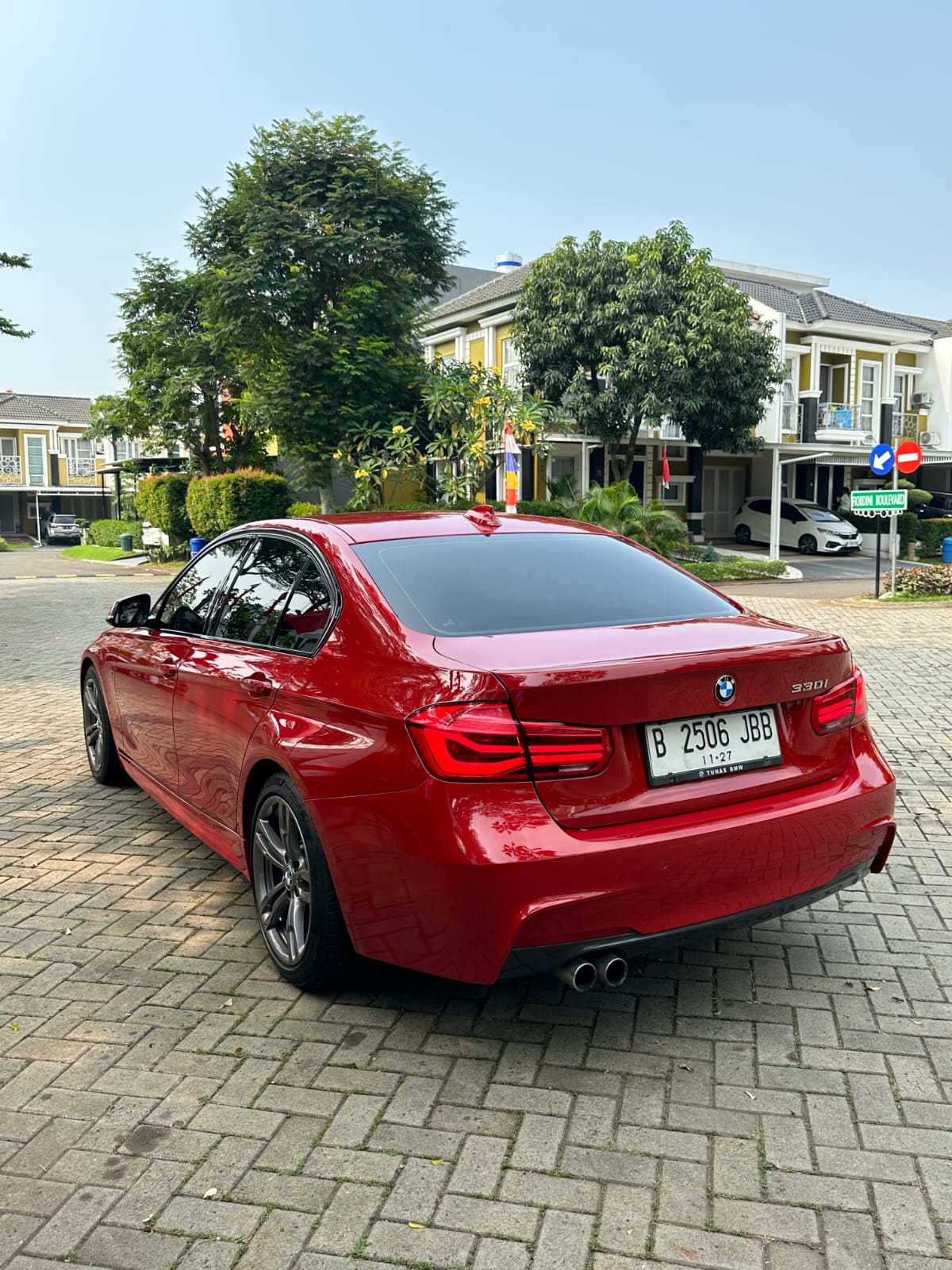 2017 BMW 3 Series Sedan  330i M Sport 2017 BMW 3 Series Sedan  330i M Sport