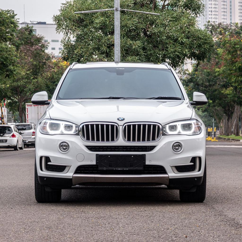 Second Hand 2015 BMW X5 3.0L AT BENSIN Second Hand 2015 BMW X5 3.0L AT BENSIN