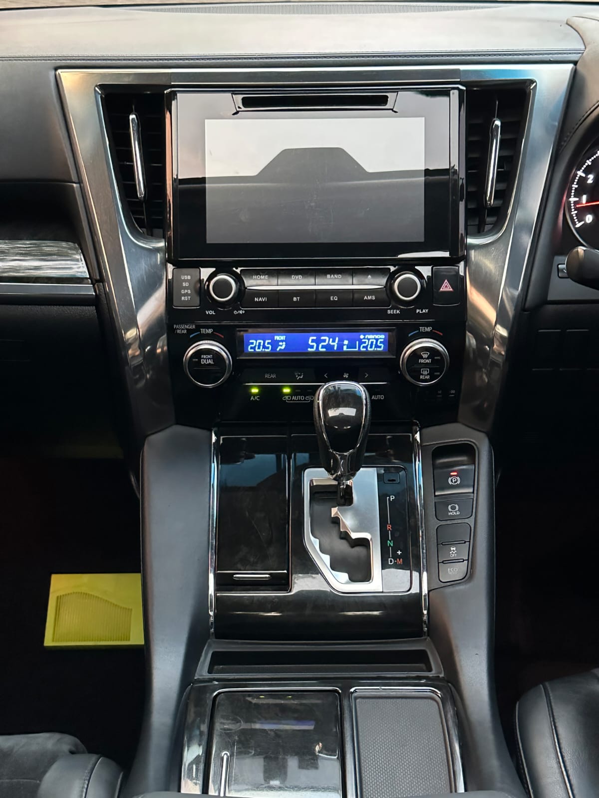 2015 Toyota Vellfire  2.4 ZG AT AUDIOLESS 2015 Toyota Vellfire  2.4 ZG AT AUDIOLESS