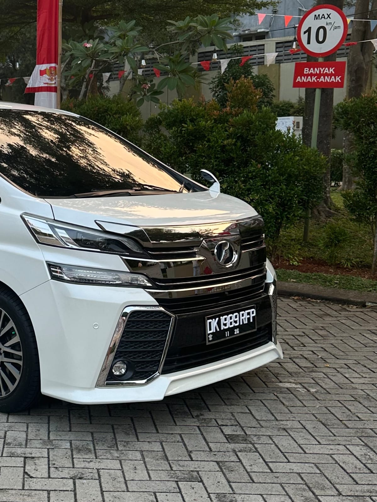 2015 Toyota Vellfire  2.4 ZG AT AUDIOLESS 2015 Toyota Vellfire  2.4 ZG AT AUDIOLESS