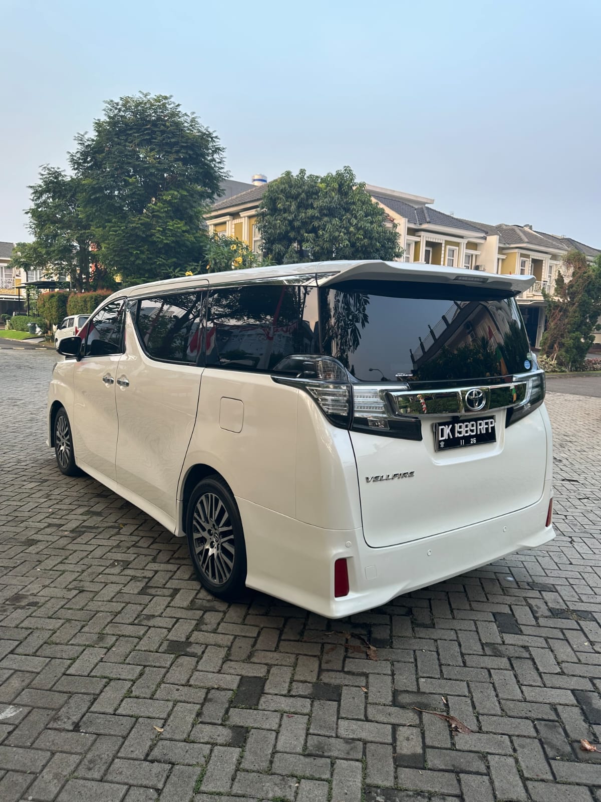 2015 Toyota Vellfire  2.4 ZG AT AUDIOLESS 2015 Toyota Vellfire  2.4 ZG AT AUDIOLESS