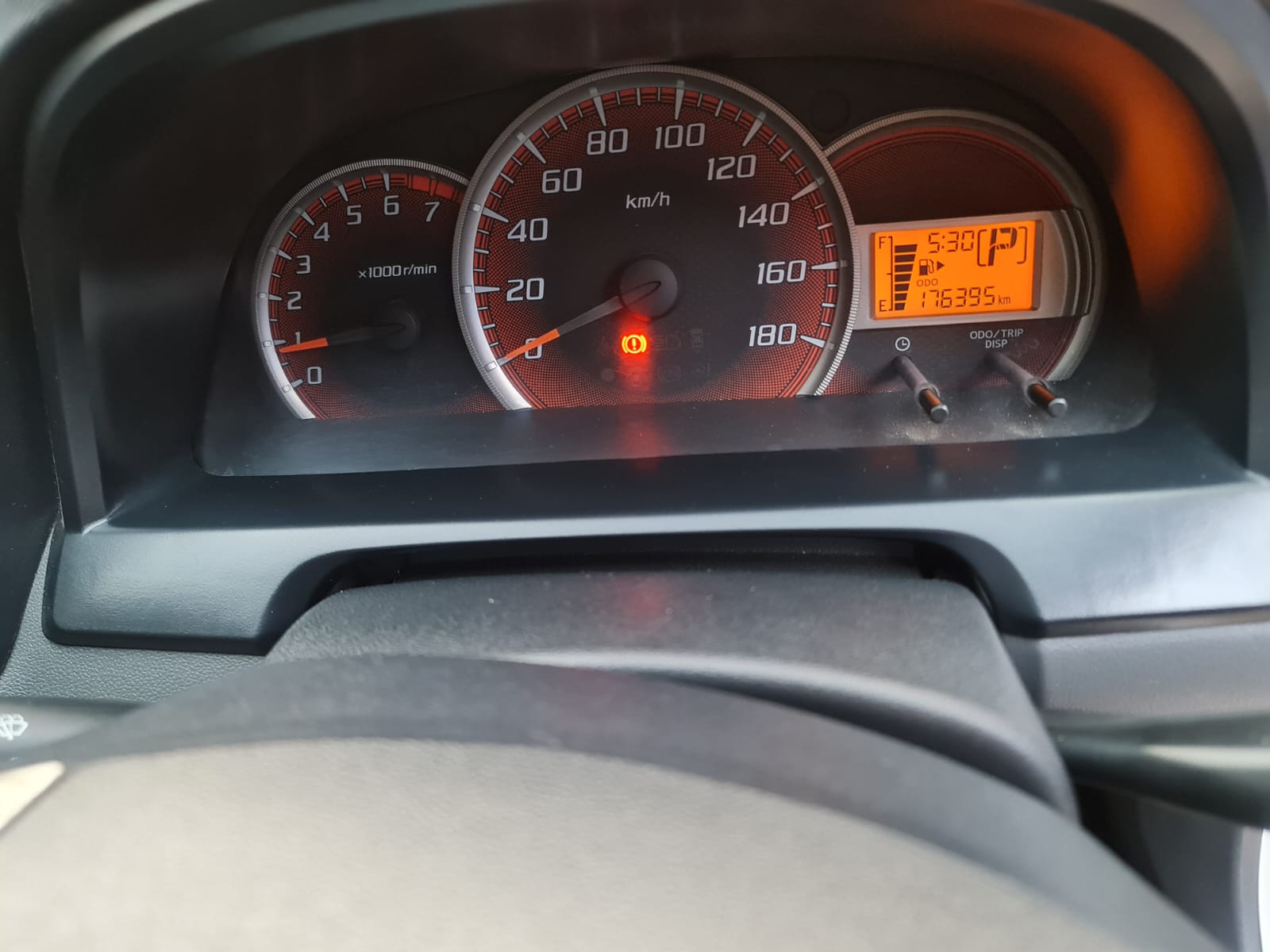 2014 Toyota Avanza Veloz  1500 VELOZ A/T LUX 2014 Toyota Avanza Veloz  1500 VELOZ A/T LUX